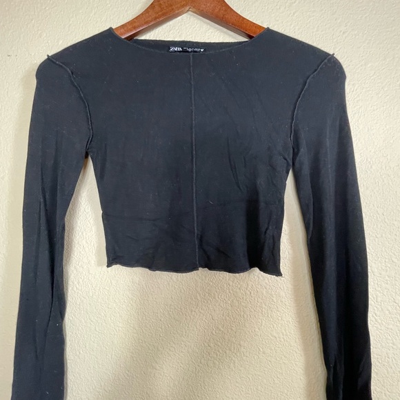 Zara Tops - Zara size small knit cropped top —long sleeve